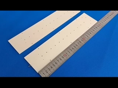 Plats en céramique minces 3.85g/cm3 de composants en céramique jaune-clair d'alumine avec le trou de fil